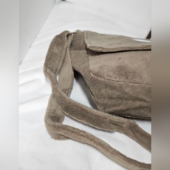 NWOT Chanel beauty Precision Crossbody Bag with Adjustable Strap - Picture 9 of 15